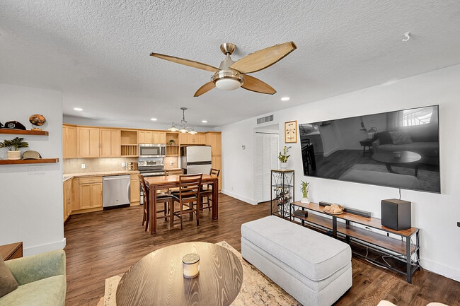 Photo - 2850 NE 14th Street Causeway Unit B 203