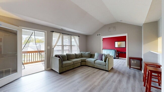 Photo - 1265 Millbrook Trail