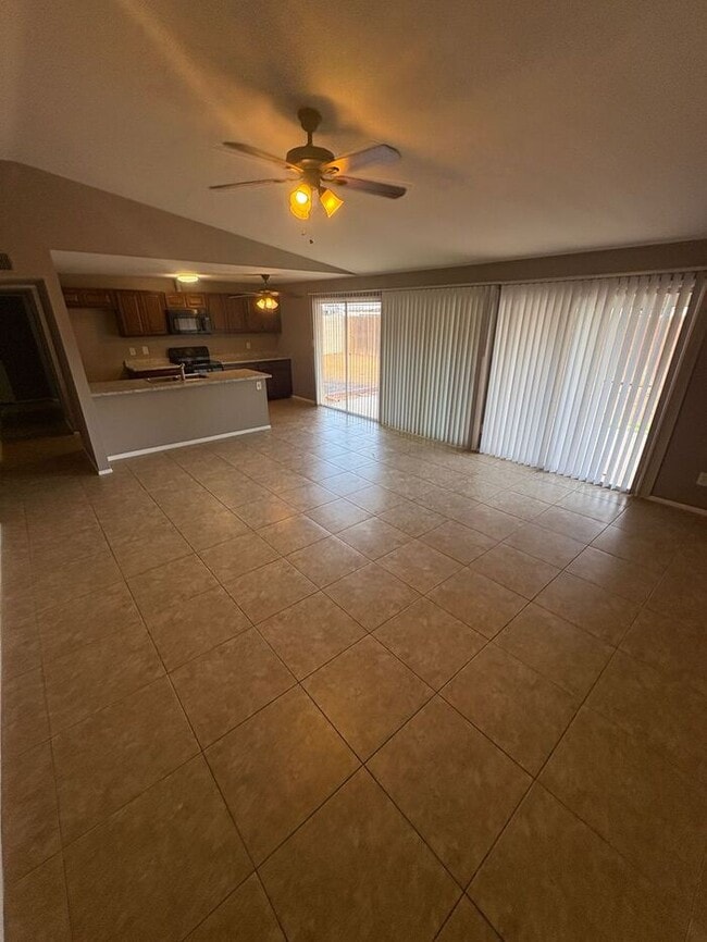 Building Photo - READY TO VIEW NOW! Spacious 3 Bed 1 Bath H... Rental