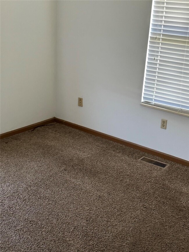 Photo - 842 Southgate Dr