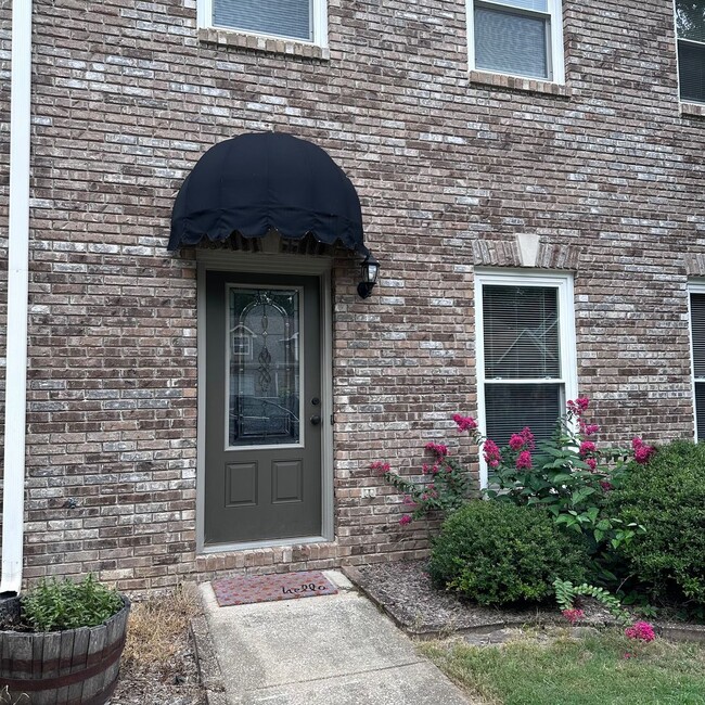 2 bed, 2.5 bath townhome, all appliances i... - 2 bed, 2.5 bath townhome, all appliances i...