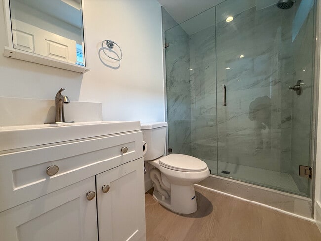 Photo - 6030 Colfax Ave Unidad 1