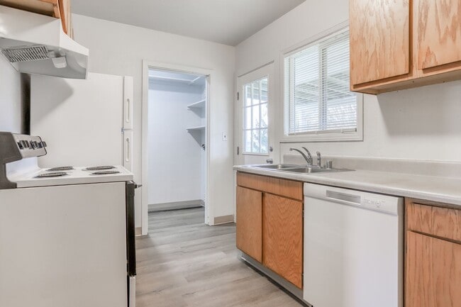 Photo - 3504-3506 Yeoman Ave Unit 3504