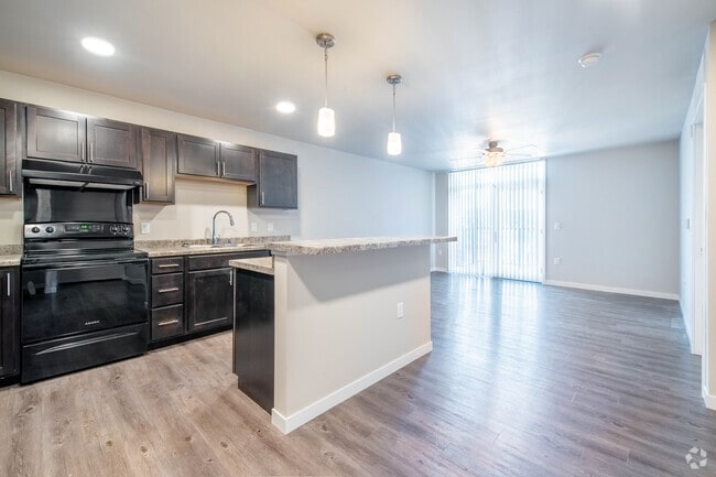 2BR, 1BA - 993SF