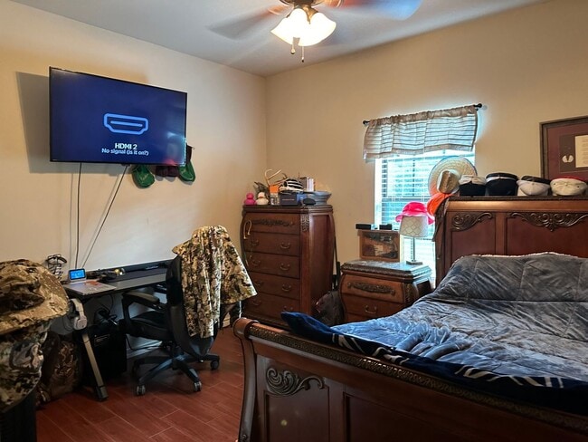 Photo - 885 Box Car Rd