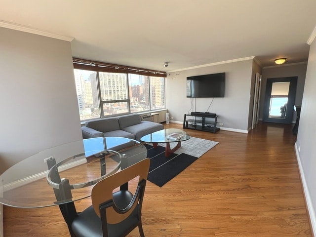 Building Photo - 70 W Burton Pl Unit 1203