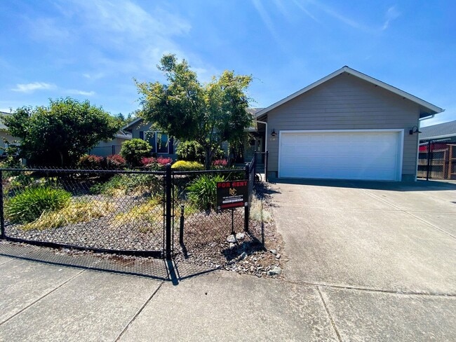 Photo - Great 3 Bedroom 2 Bath House!