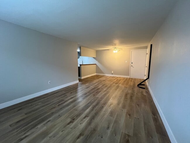 Photo - Mathews634 (KC-DT) Unit A8