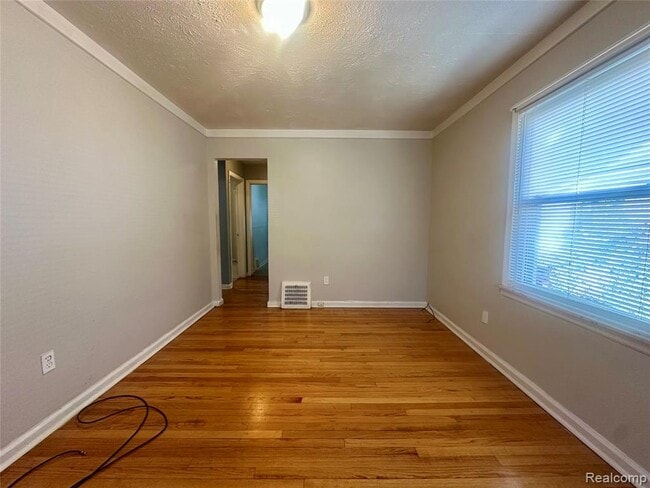 Photo - 15059 Evergreen Rd