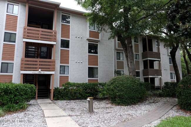 Building Photo - 2328 Sadler Rd Unit 7-D