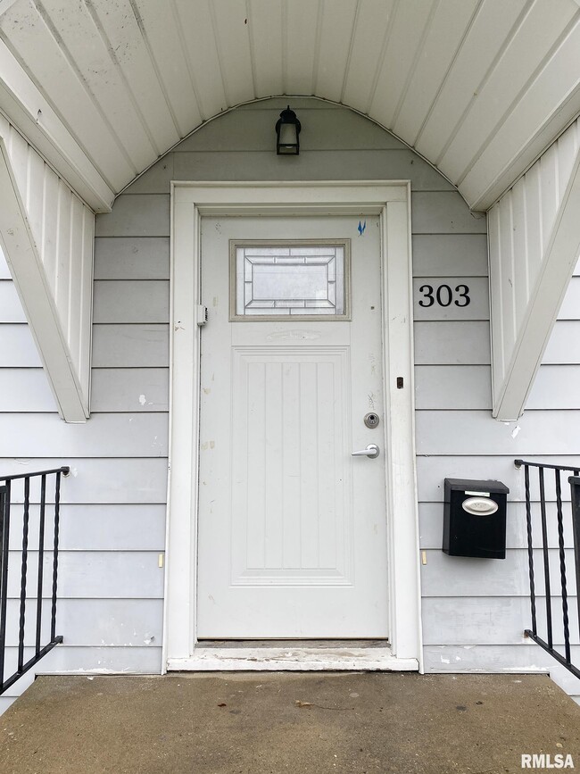 Photo - 303 Central St