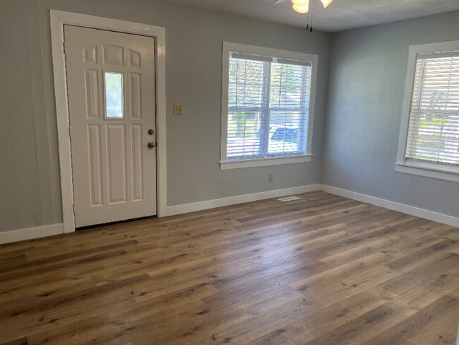 Photo - 2409 Perkins Dr