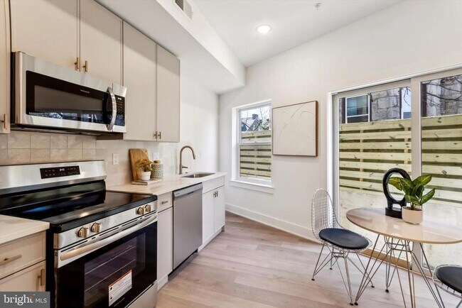 Photo - 367 W Hortter St Apartamento Unidad 304