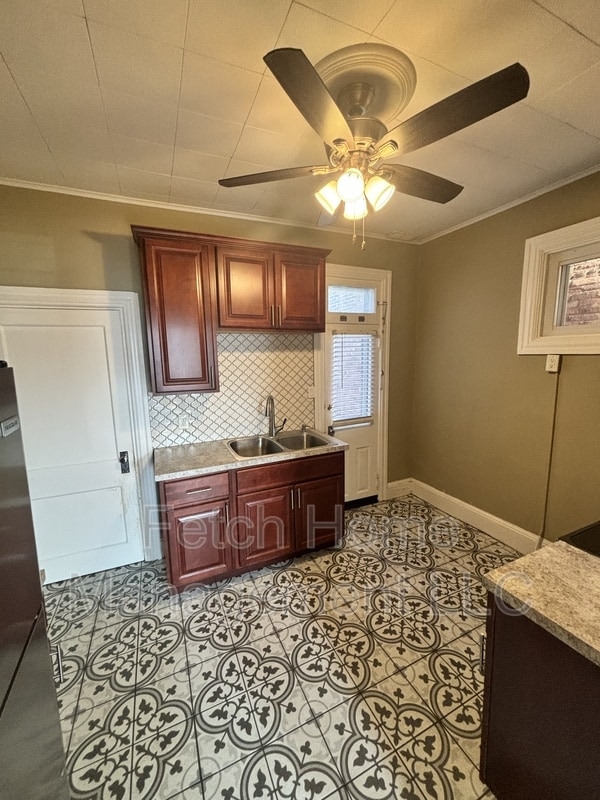 Photo - 643 W Orange St