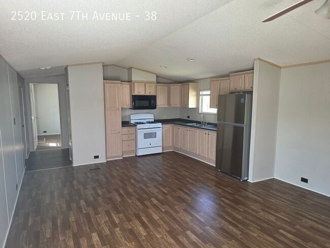 Photo - 2520 E 7th Ave