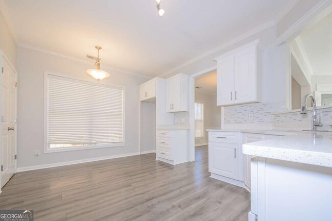 Photo - 5955 Weddington Dr