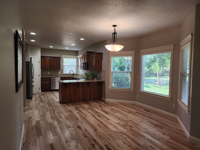 Photo - Beautiful 4 bedroom, 3 bath home in Meridian.