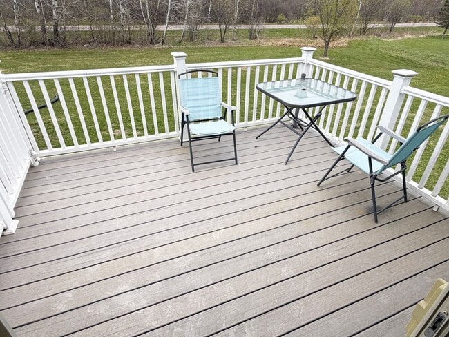 Photo - 4-Bedroom, 2-Bath Raised Ranch Home in Weston Near Sandhill Meadows Park
