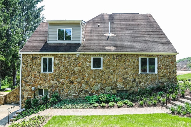 Photo - 3981 Willow Creek Dr