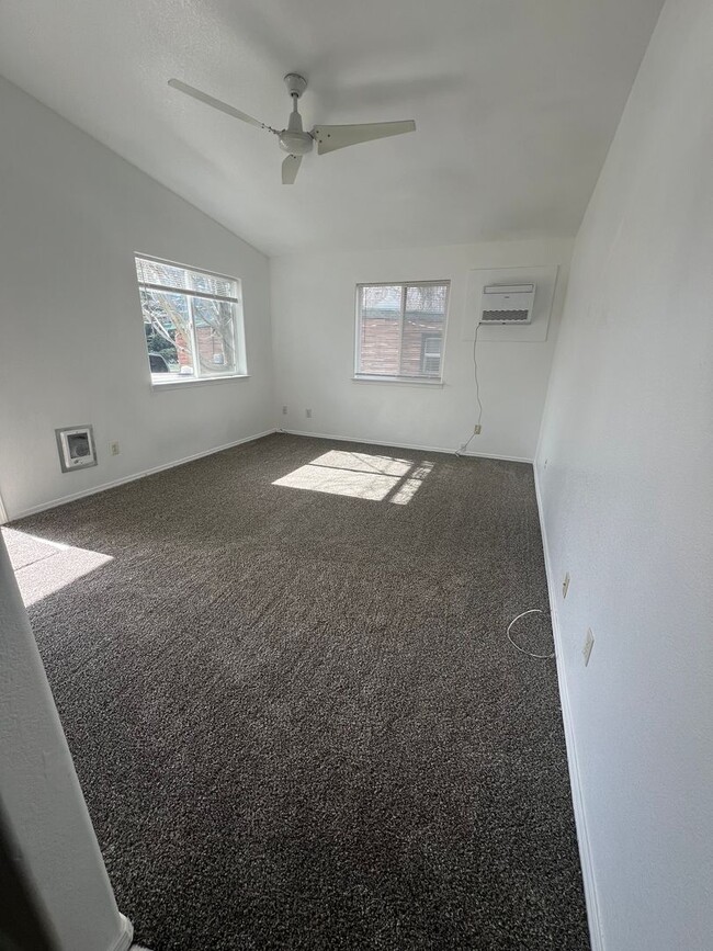 Newly Renovated 3 Bedroom, 1 Bathroom Home... - Newly Renovated 3 Bedroom, 1 Bathroom Home...