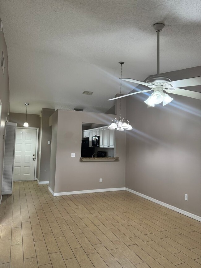 Photo - MOVE IN SPECIAL- Cozy 1 Bed/ 1 Bath in King Oak Villas