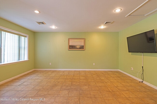 Photo - 6 Myer Ln
