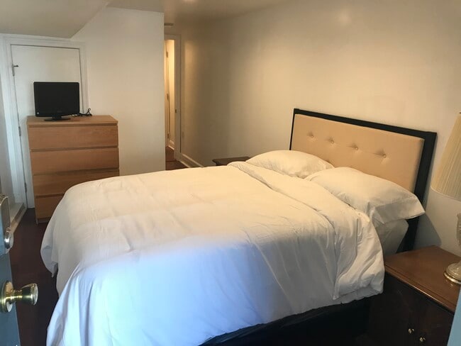 Building Photo - 127 N Patterson Park Ave Unit Appartement Basement