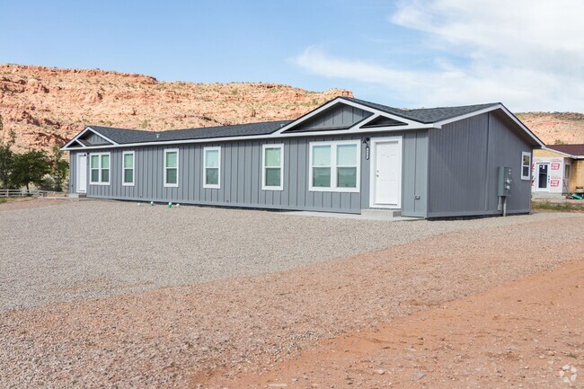 Building Photo - New Duplex Rental