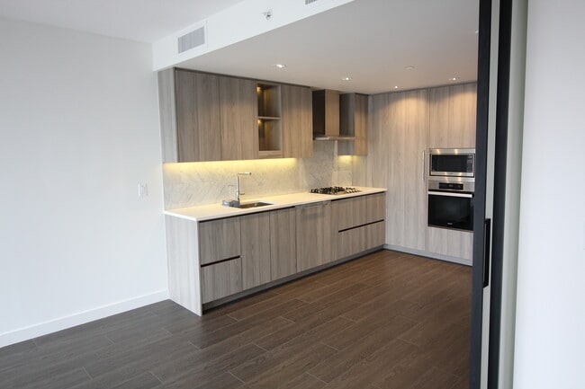 Photo - 1187-87 Nelson Street Unit 1187