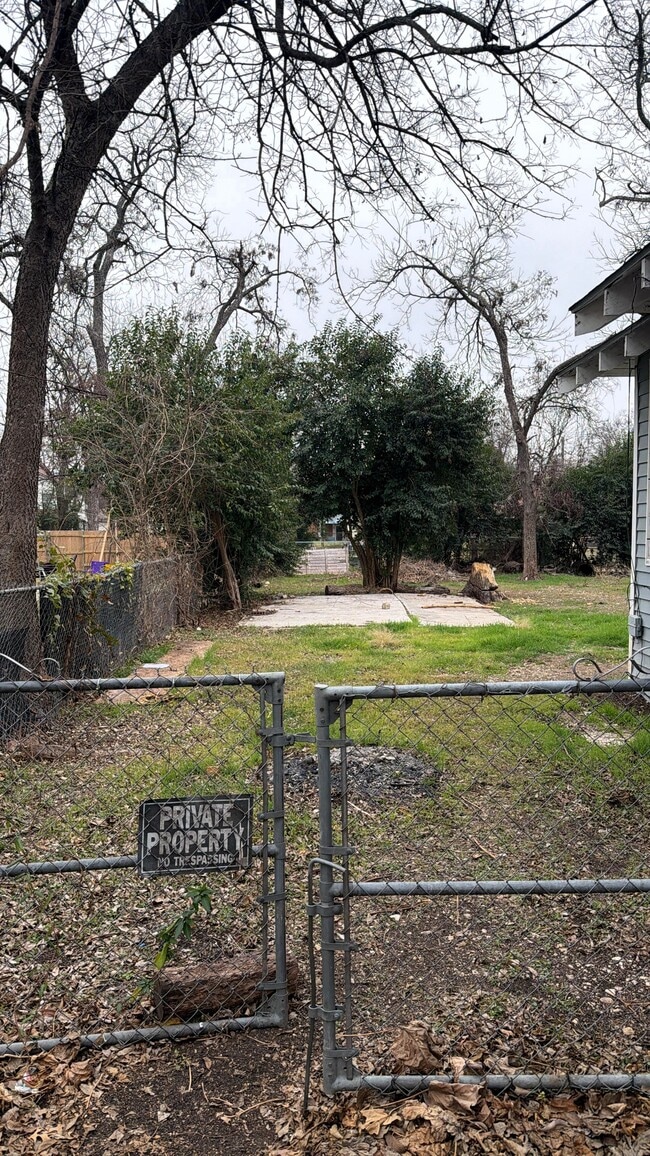 Photo - 2114 Lyle Ave