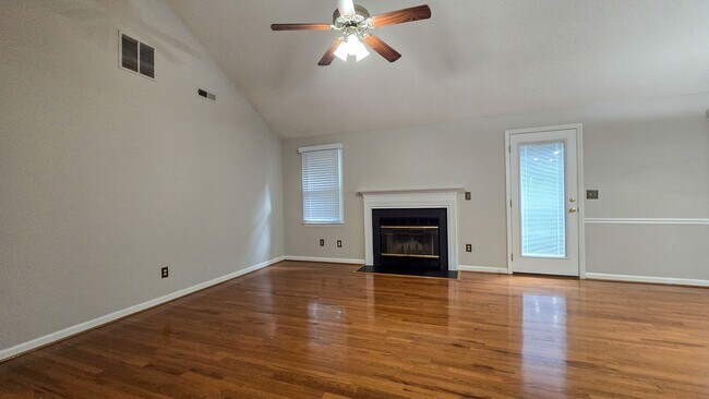 1704 Gales Ct