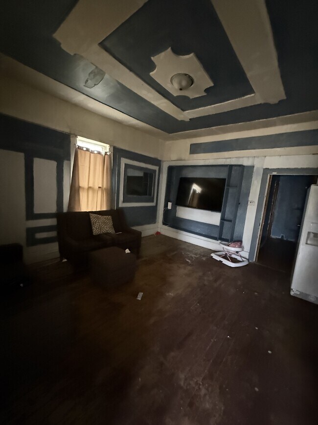 Photo - 1261 E Grand Ave