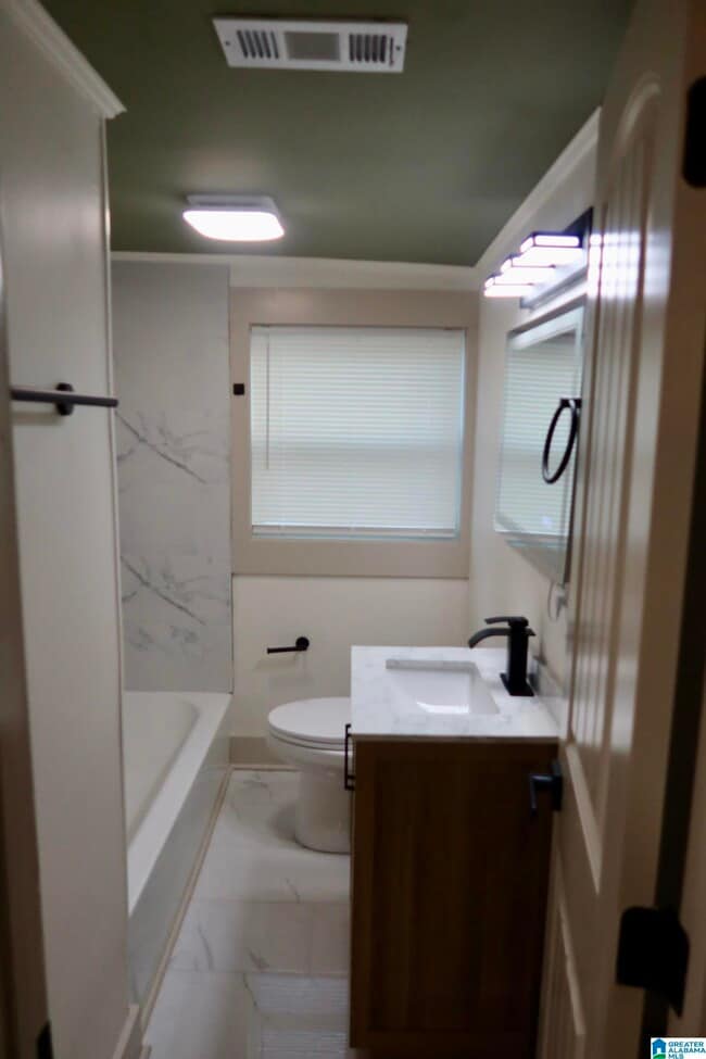 Photo - 320 Samford St