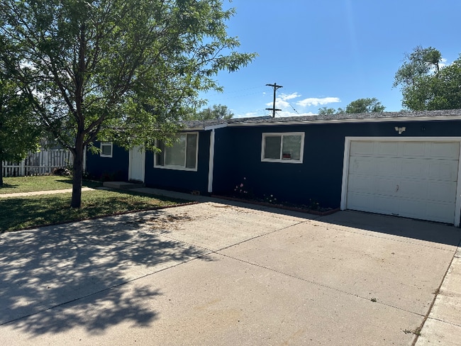 Building Photo - 401 16th Ave Ct Rental