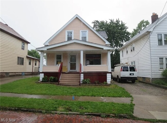 Photo - 7906 Rosewood Ave Apartment