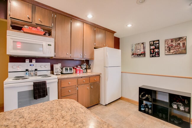 Photo - 996 Larpenteur Ave West