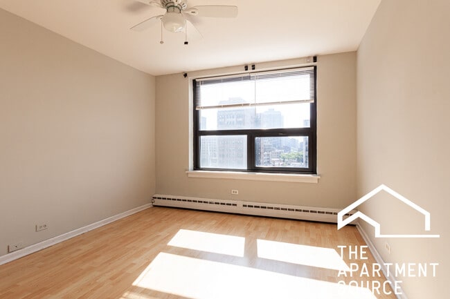 Photo - 445 W Wellington Ave Unit 11D