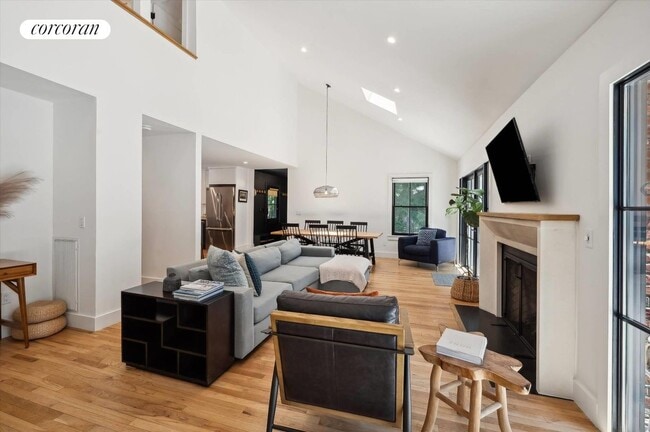 Photo - 15 Tyrone Dr