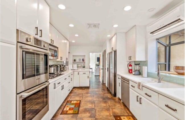 Photo - 1223 E San Lorenzo Rd