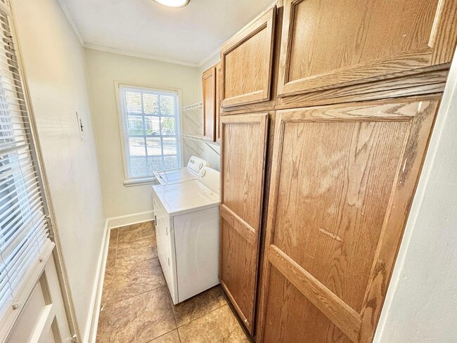 Photo - 3880 Spottswood Ave