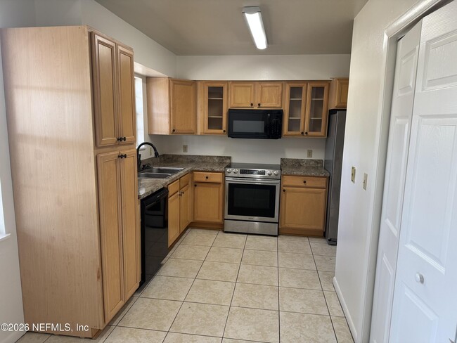 Photo - 1011B W Pratt St