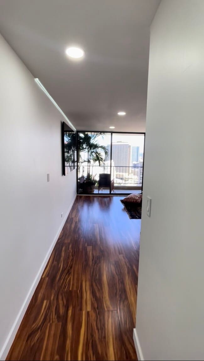 Photo - 411 Hobron Ln Unit 2806 Châteaux Waikiki