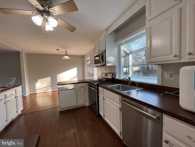 Photo - 7004 Wick Ln