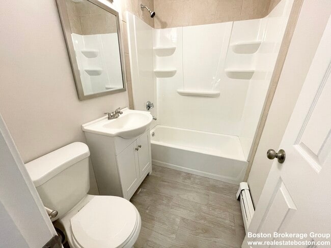 Photo - 174 Bolton St Unit 1