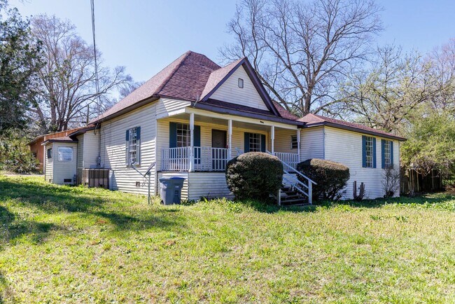 Photo - 4 Bedroom, 2 Bathroom in Adamsville