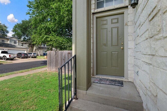 Photo - 1720 Constantino Cir
