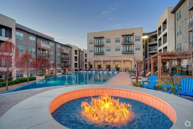 Building Photo - Henley at the RIM Rental