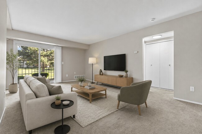 Sunnymede Apartments - Troy, MI