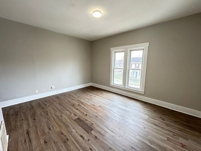 Photo - 813-817 S Main St Unidad 815