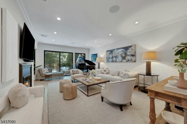 Photo - 224 Barnstable Dr